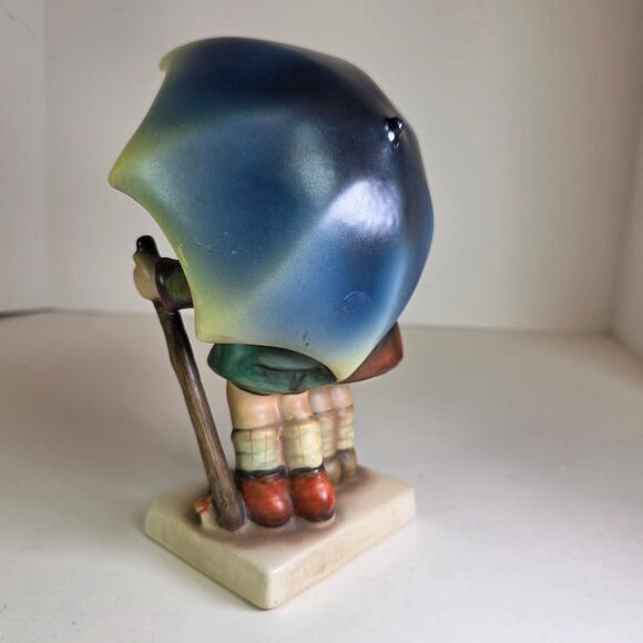 Goebel M.I. Hummel Stormy Weather #71 TMK2 Full Bee Germany 6.5" Figurine - Picture 4 of 16